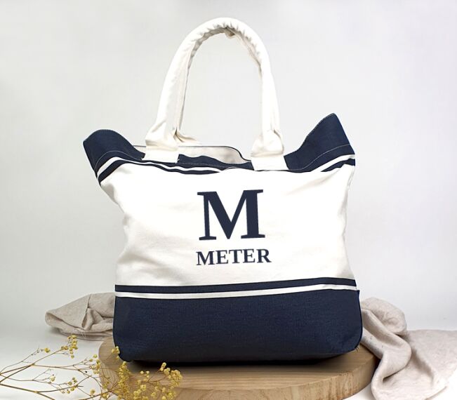 Strandtas met naam geborduurd - Letter M - Meter - Sfeerbeeld 1