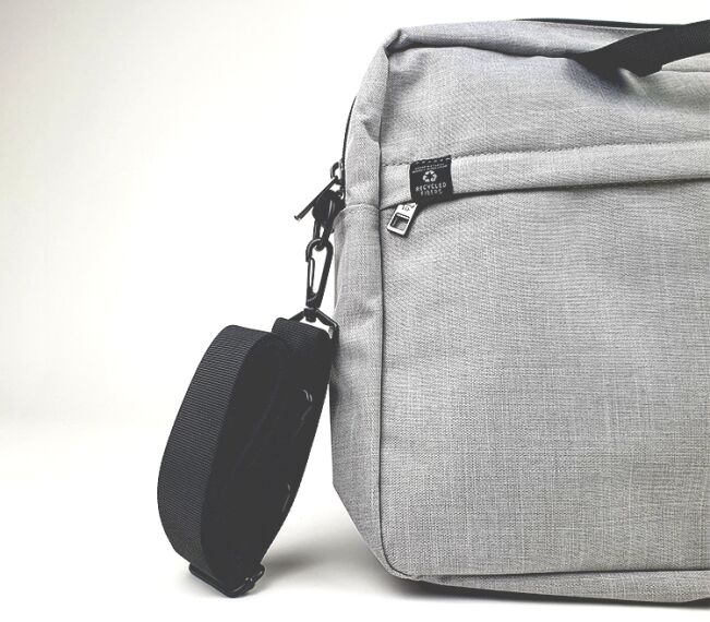 Laptoptas personaliseren - "Work hard in silence" - Sfeerbeeld 4