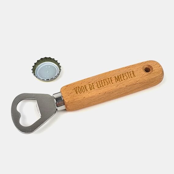 Houten flesopener met tekst - Cadeau voor meester - Sfeerbeeld 1