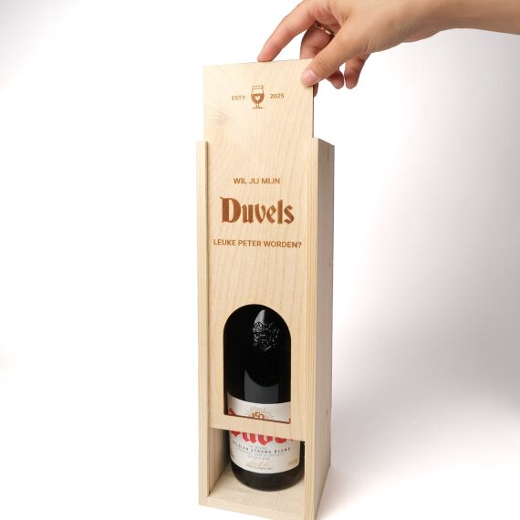 Houten kistje voor Duvel personaliseren - Peter vragen cadeau - Sfeerbeeld 2