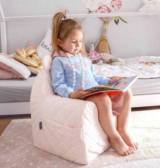 Kinderzetel met naam - Lichtroze - Sfeerbeeld 2