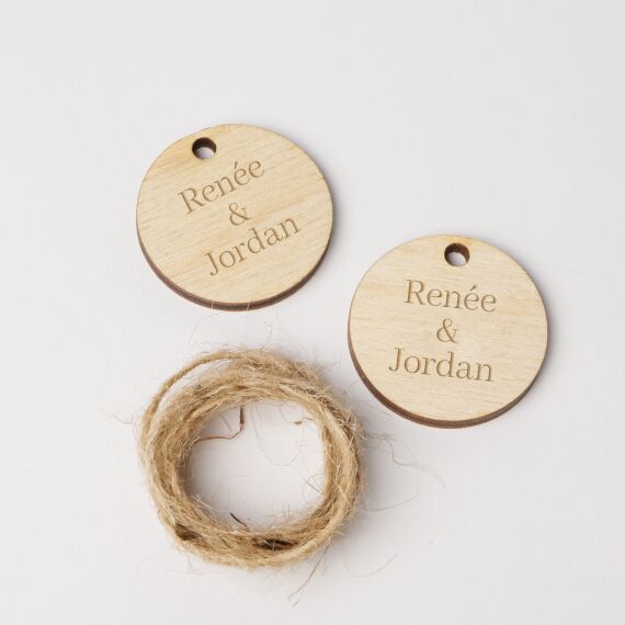 Houten label met naam - Huwelijk - Cirkel - Sfeerbeeld 1